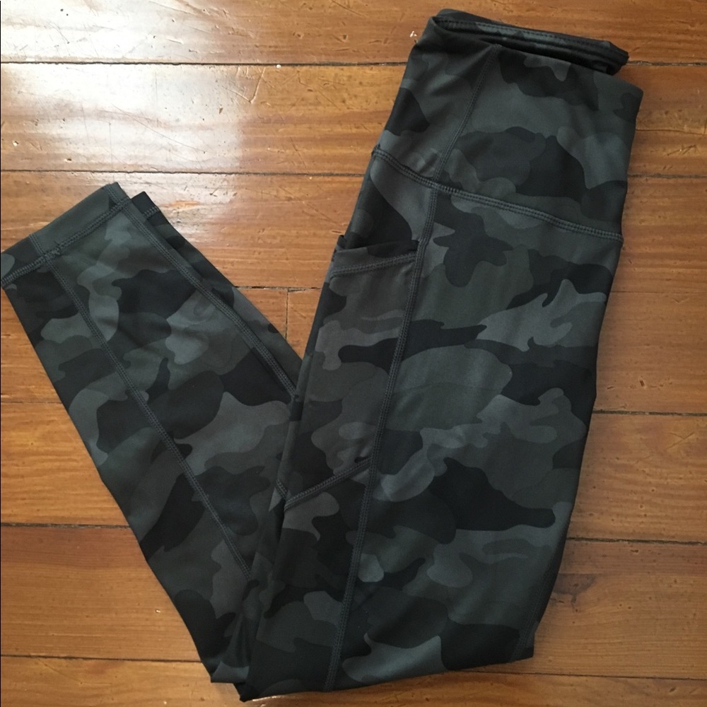 Yogalicious Lux High-Waisted Capri Leggings